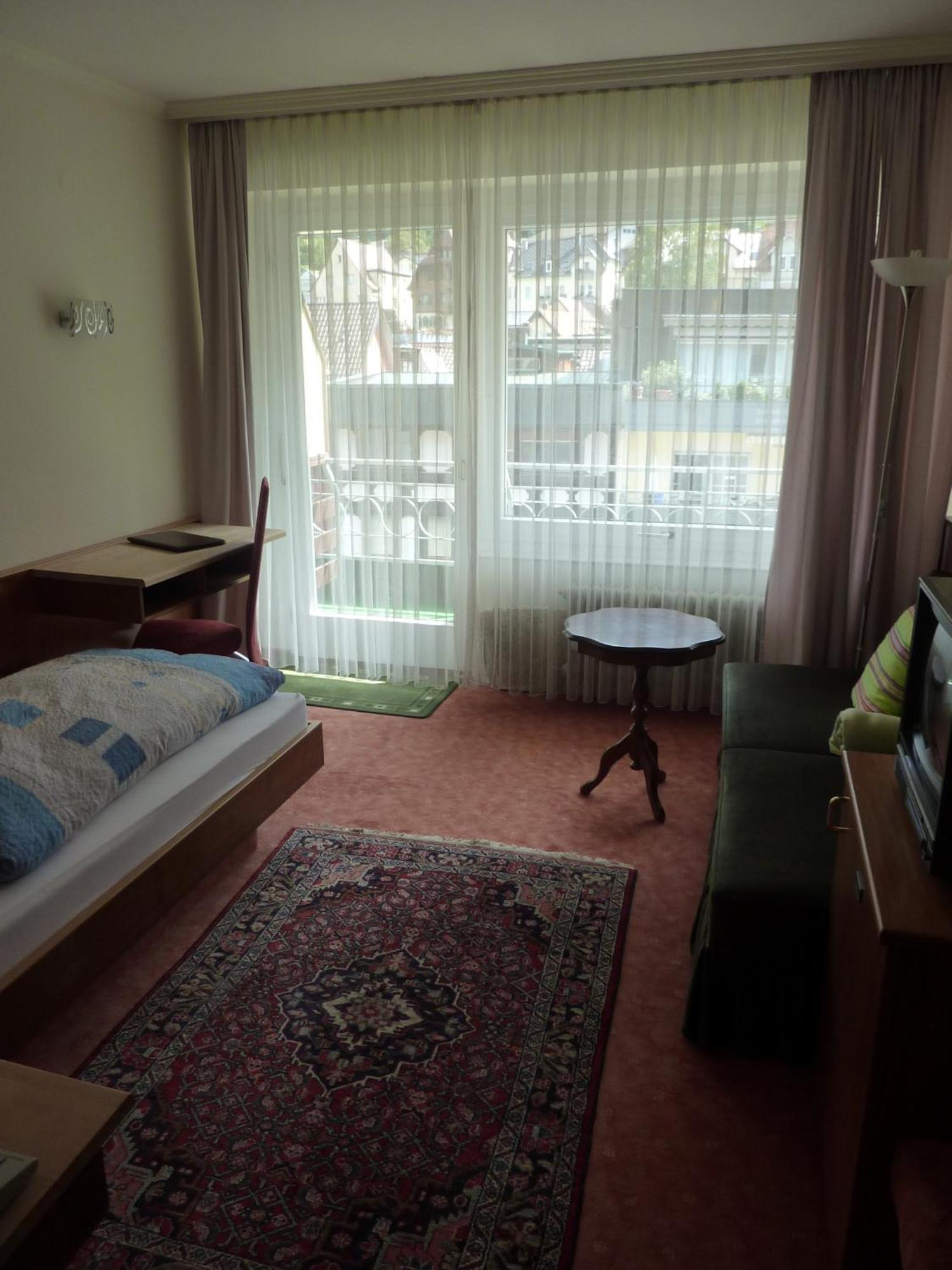 Hotel Traube Бад-Вильдбад Номер фото